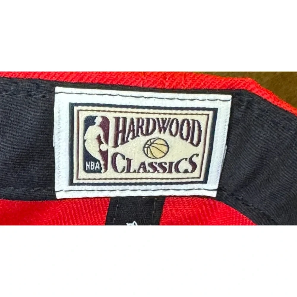 Mitchell & Ness Chicago Bulls Hardwood Classics Script Snapback OSFA